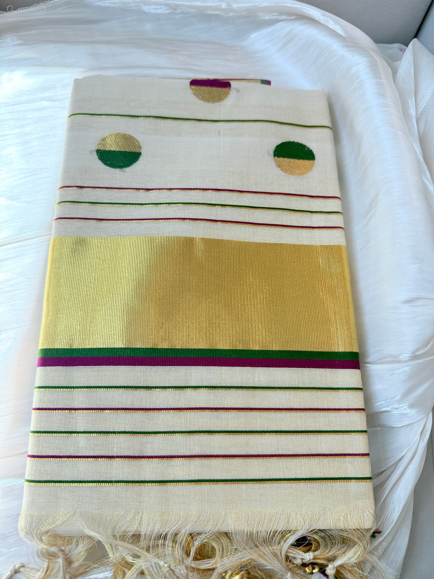Premium Handloom Tissue Kerala Saree