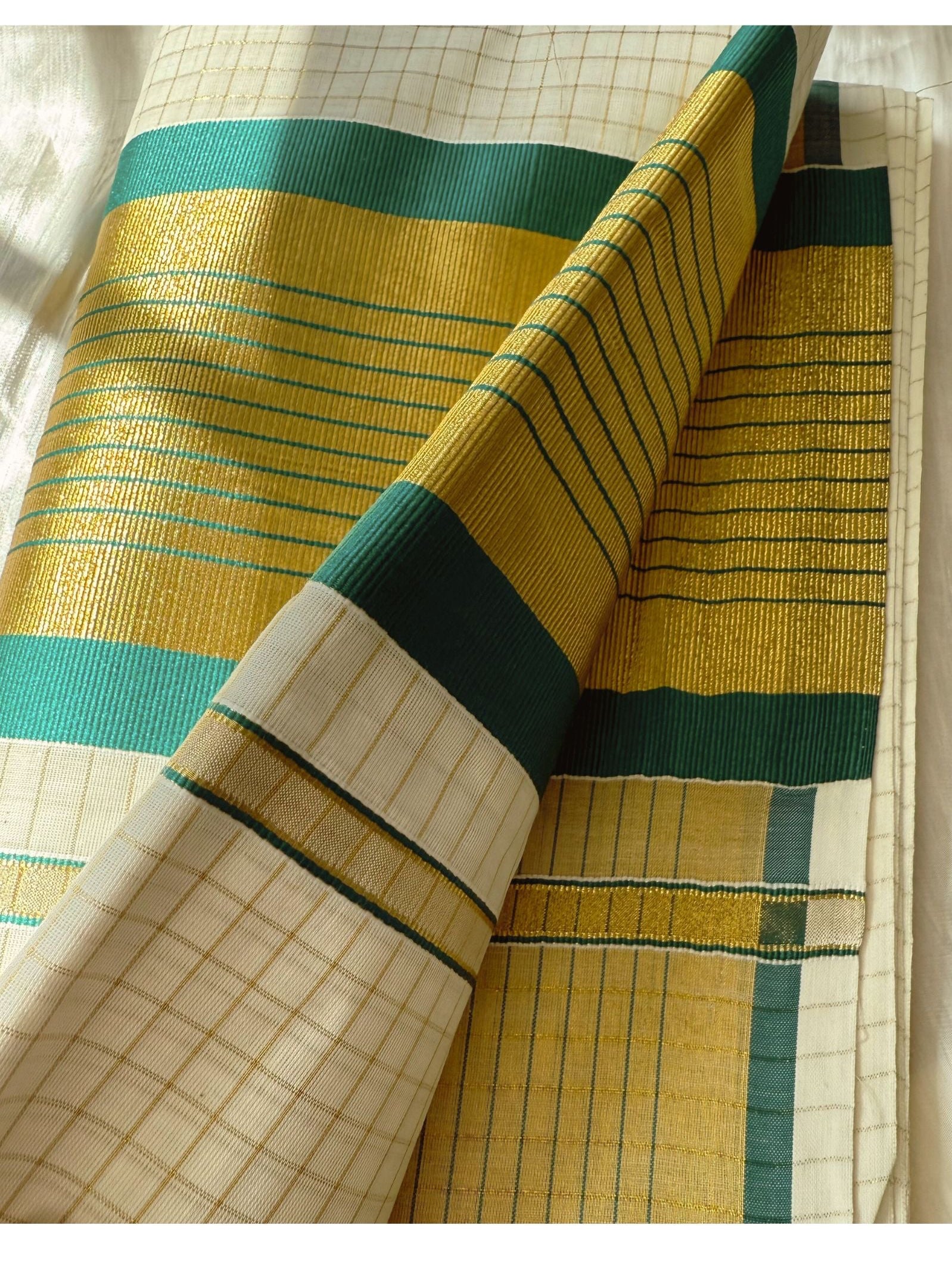 Kerala kasavu microcheck saree


